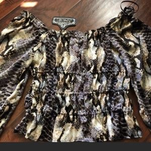 NWT Angie Crop style off shoulder blouse / top